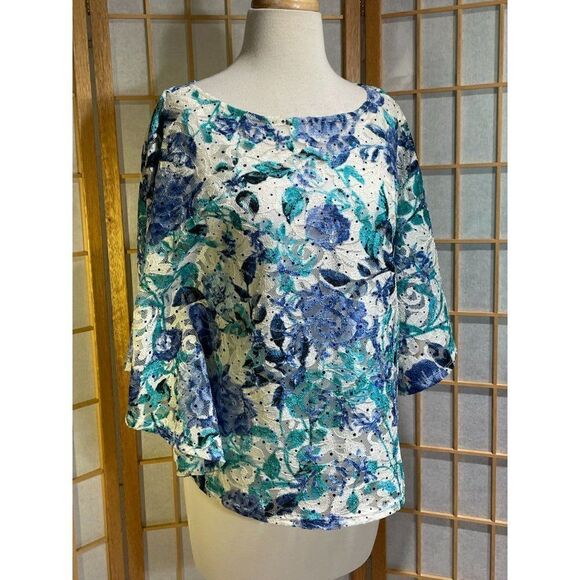 Draper's and Damons Sm Lace/Rhinestone Blouse - Picture 9 of 16